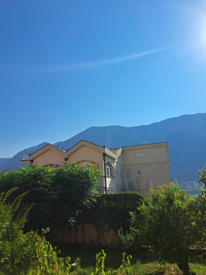 Apartments With Sea View In Prcanj Kotor Kültér fotó